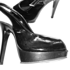 Simple heels w/Peekaboo toe & around back of ankle